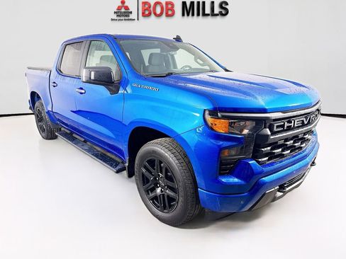 Used 2022 Chevrolet Silverado 1500 Custom RWD image 1