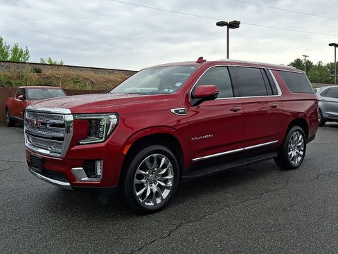 Certified 2024 GMC Yukon XL SLT w/ SLT Premium Package AWD/4WD image 3