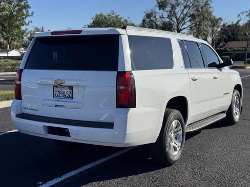 Used 2018 Chevrolet Suburban LT image 3