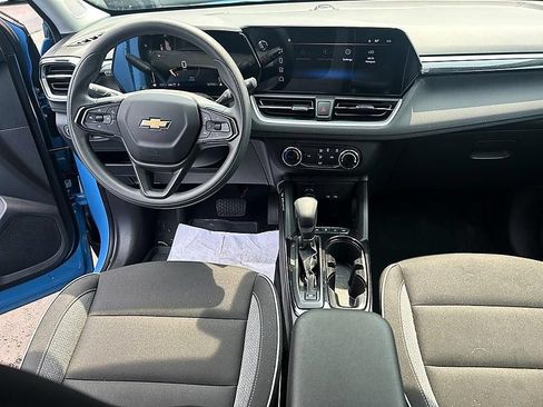 Used 2024 Chevrolet TrailBlazer LS w/ LS Convenience Package AWD/4WD image 31