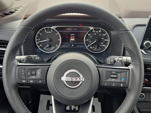 Used 2023 Nissan Rogue SL image 17