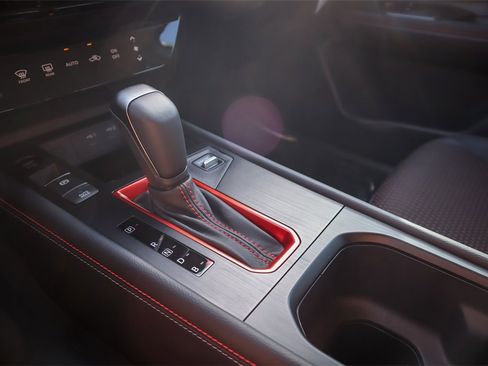 Used 2025 Nissan Kicks SR image 17