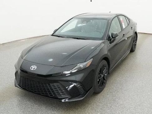 New 2026 Toyota Camry Hybrid FWD image 15