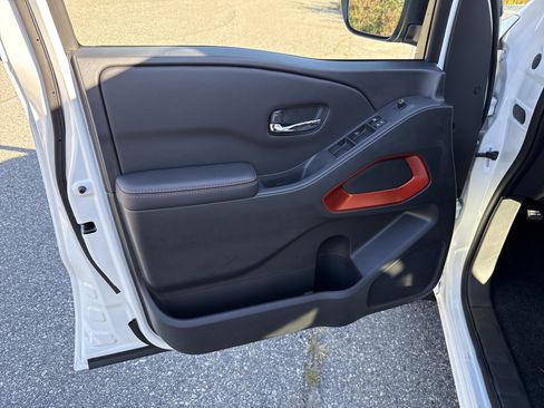 New 2025 Nissan Frontier PRO-4X image 17