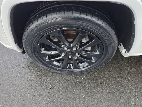 Used 2019 Jeep Grand Cherokee Altitude RWD image 14