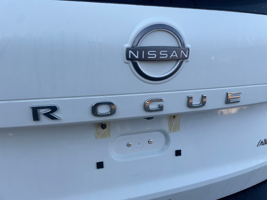 Used 2023 Nissan Rogue S AWD/4WD image 16