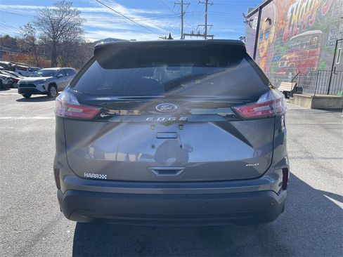 Used 2021 Ford Edge SE image 4