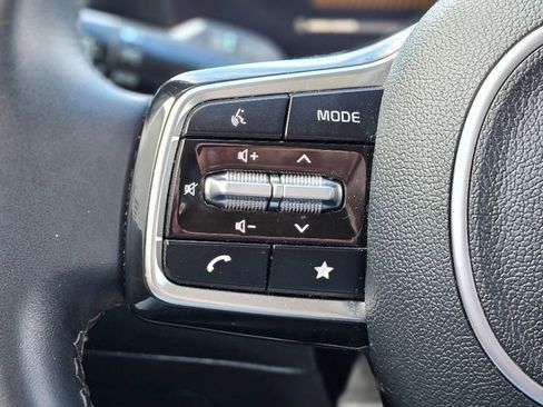 Used 2024 Kia Sorento S image 17