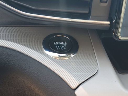 Certified 2023 Ford Explorer XLT w/ Equipment Group 202A image 25