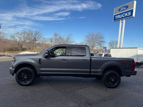 Used 2022 Ford F350 Platinum w/ FX4 Off-Road Package image 7