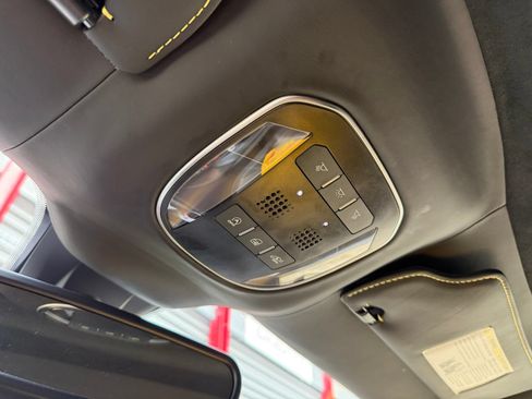 Used 2019 Ferrari 812 Superfast RWD image 38