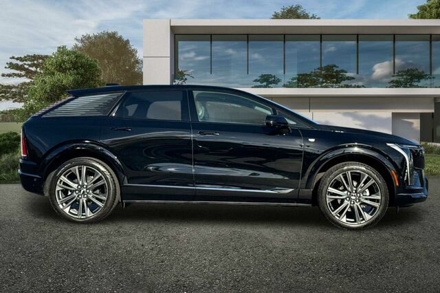 Certified 2026 Cadillac Optiq Sport 2 AWD/4WD image 3