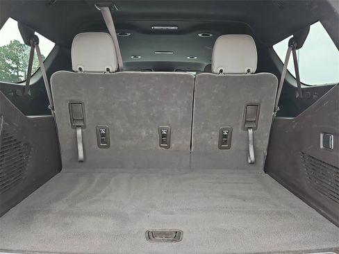 Used 2023 GMC Yukon XL SLT image 31