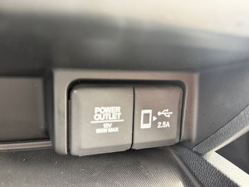 Used 2020 Honda Pilot Touring image 31