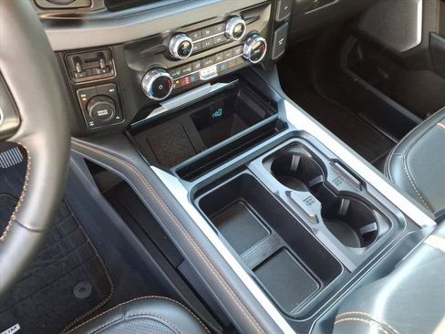 Used 2024 Ford F250 Platinum image 16