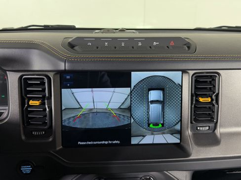 Used 2024 Ford Bronco Badlands image 14