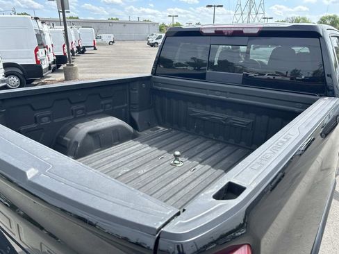 Used 2022 Chevrolet Silverado 1500 ZR2 w/ Technology Package AWD/4WD image 13