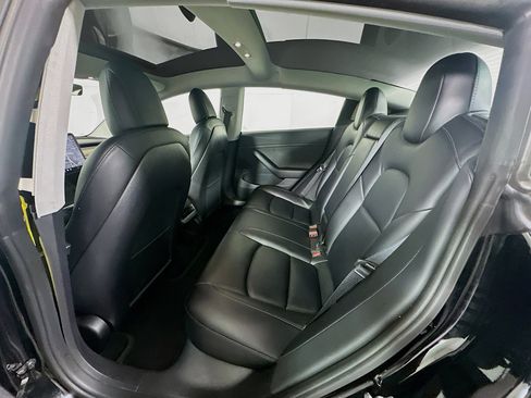 Used 2021 Tesla Model 3 Performance image 26