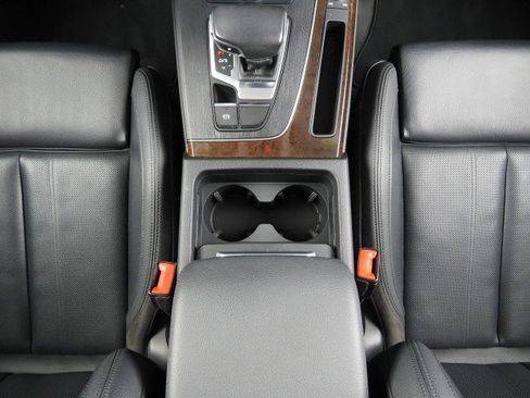 Used 2020 Audi Q5 Premium Plus w/ Premium Plus Package image 24