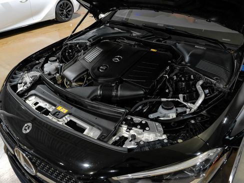 Used 2024 Mercedes-Benz CLE 300 4MATIC Coupe image 38