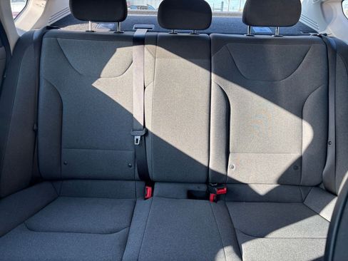 Used 2025 Kia K4 LXS image 37