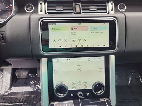 Used 2019 Land Rover Range Rover HSE image 17