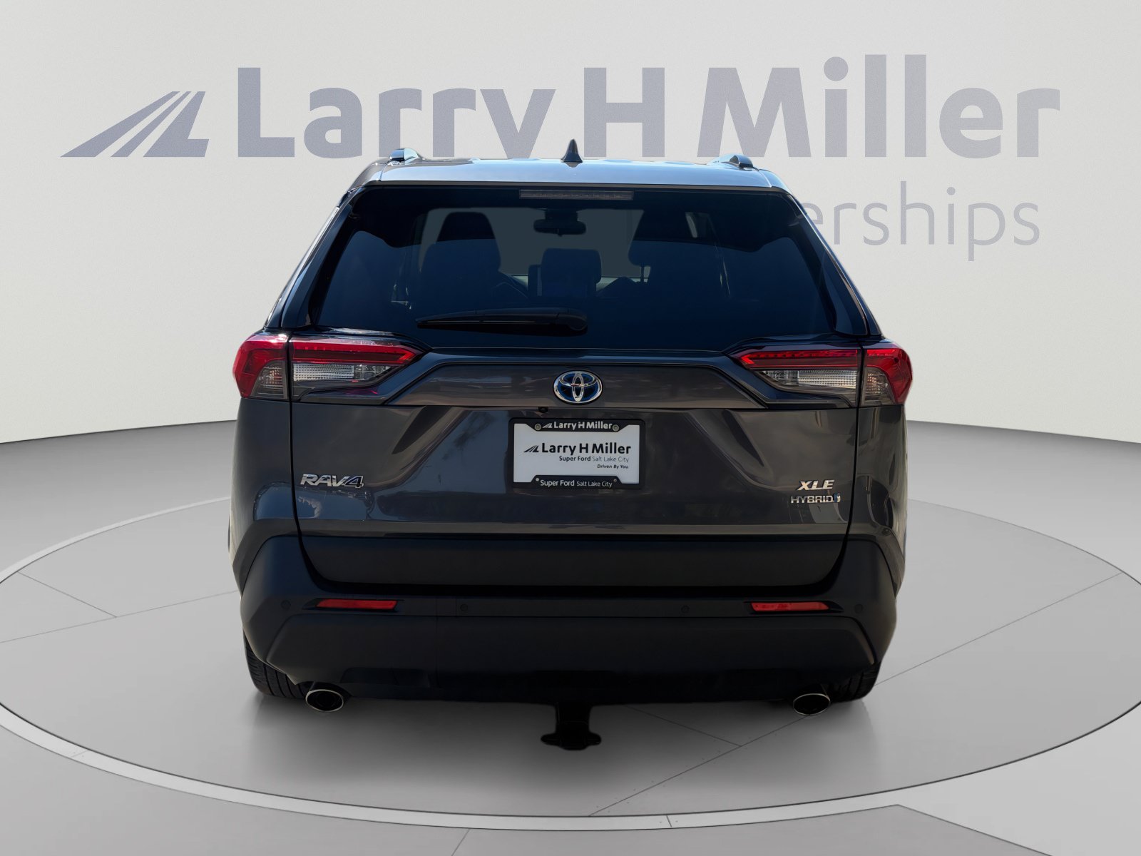 Used 2023 Toyota RAV4 XLE Premium AWD/4WD image 4