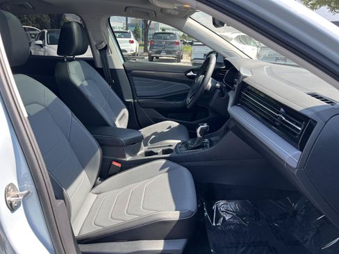 Used 2026 Volkswagen Jetta SEL FWD image 17