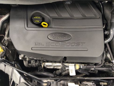 Used 2017 Ford Escape SE w/ SE Sport Appearance Package FWD image 30