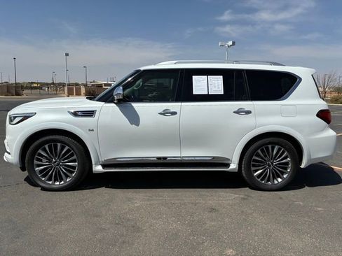 Used 2018 INFINITI QX80 4WD w/ Deluxe Technology Package image 3