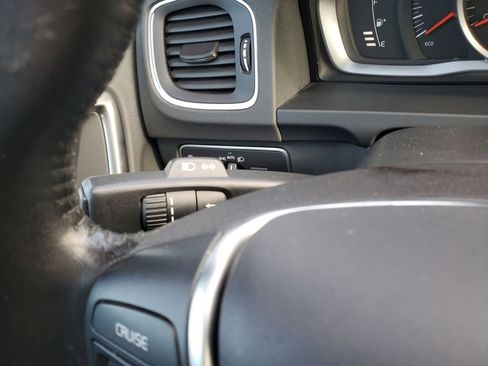 Used 2017 Volvo S60 T5 Dynamic image 20