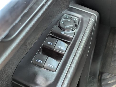 Used 2021 Chevrolet Silverado 1500 Custom AWD/4WD image 19