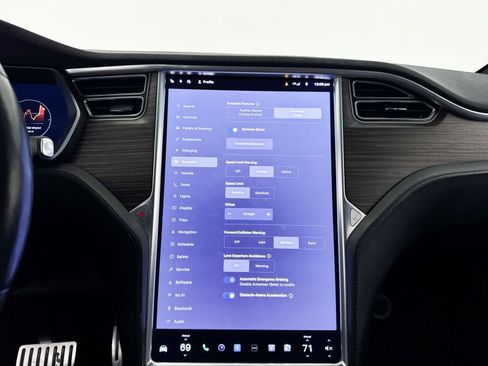 Used 2016 Tesla Model X Performance AWD/4WD image 9
