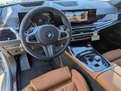 Used 2026 BMW X7 xDrive40i w/ M Sport Package AWD/4WD image 8