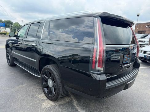 Used 2020 Cadillac Escalade ESV Luxury AWD/4WD image 5