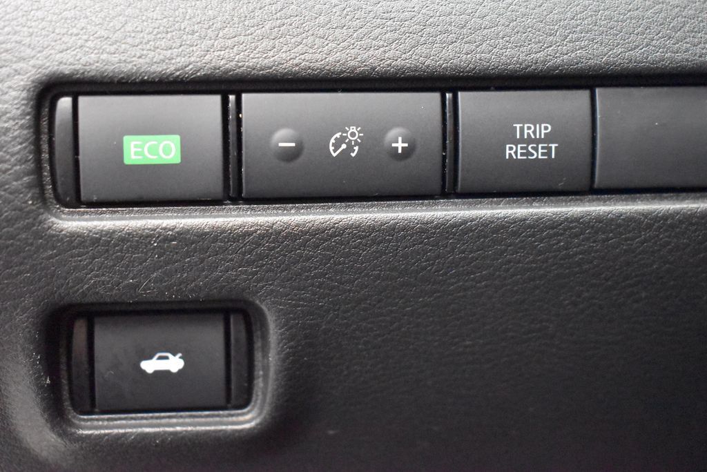 Used 2024 Nissan Sentra SR FWD image 16