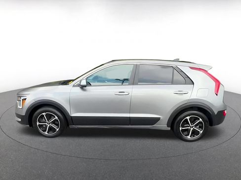 Used 2026 Kia Niro LX FWD image 9