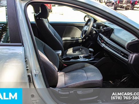 Used 2025 Kia K4 FWD image 19
