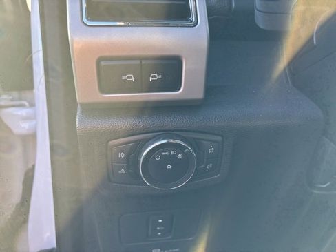 Used 2021 Ford F250 Lariat w/ Chrome Package image 18