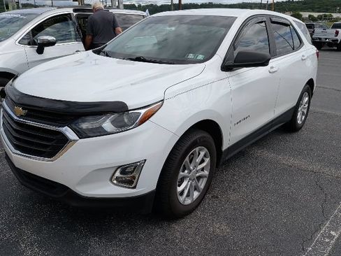 Used 2021 Chevrolet Equinox LS AWD/4WD image 2