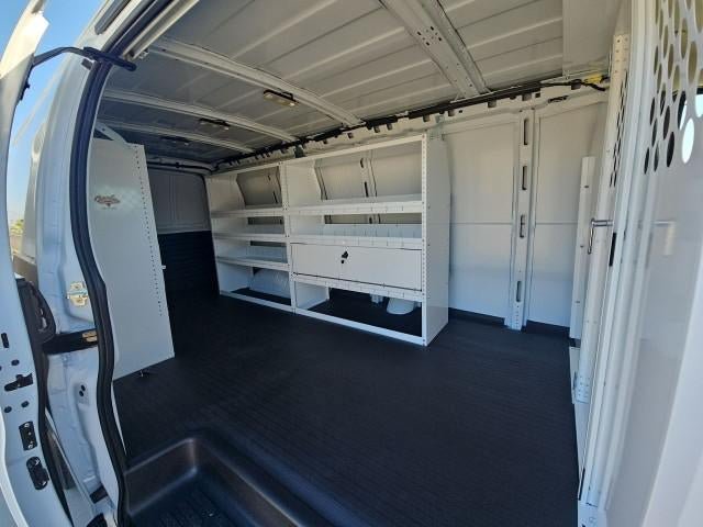 New 2026 Chevrolet Express 2500 Extended w/ Communications Package RWD image 24
