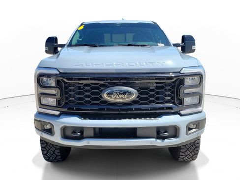Used 2026 Ford F250 Lariat w/ Tremor Off-Road Package AWD/4WD image 2