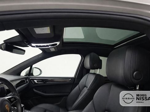 Used 2023 Porsche Macan AWD/4WD image 12