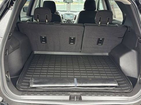 Used 2018 Chevrolet Equinox LT FWD image 24