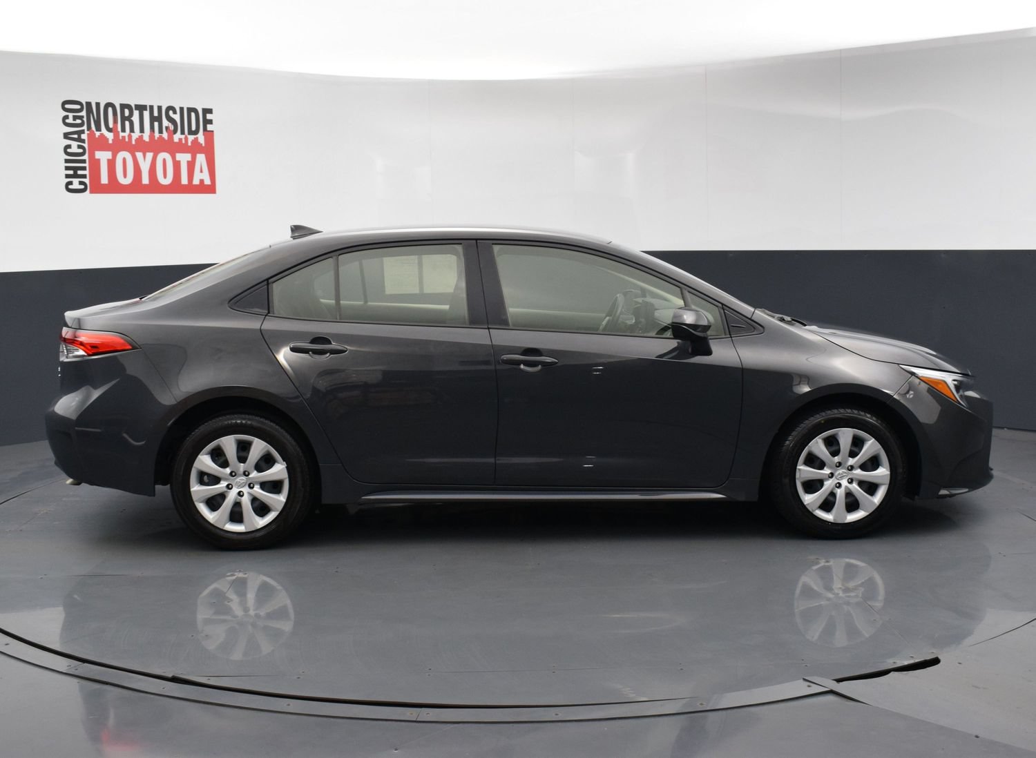 Used 2025 Toyota Corolla LE FWD image 5