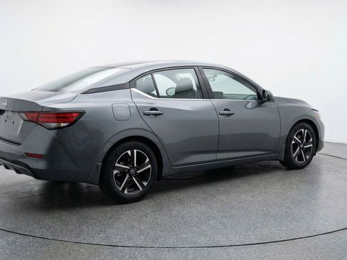 Used 2025 Nissan Sentra SV image 9