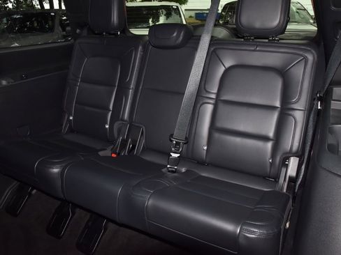 Certified 2024 Lincoln Navigator Reserve AWD/4WD image 15
