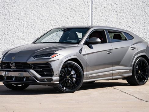 Used 2021 Lamborghini Urus image 1