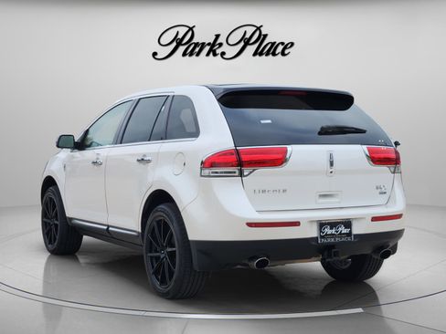 Used 2013 Lincoln MKX AWD image 3