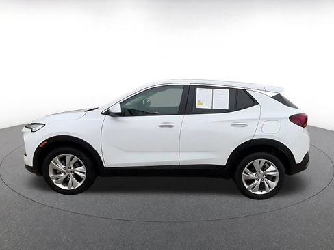 Used 2025 Buick Encore GX Preferred AWD/4WD image 7